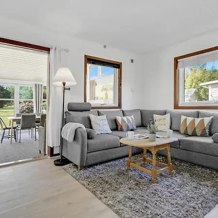 度假居 2 Bedroom Awesome In *